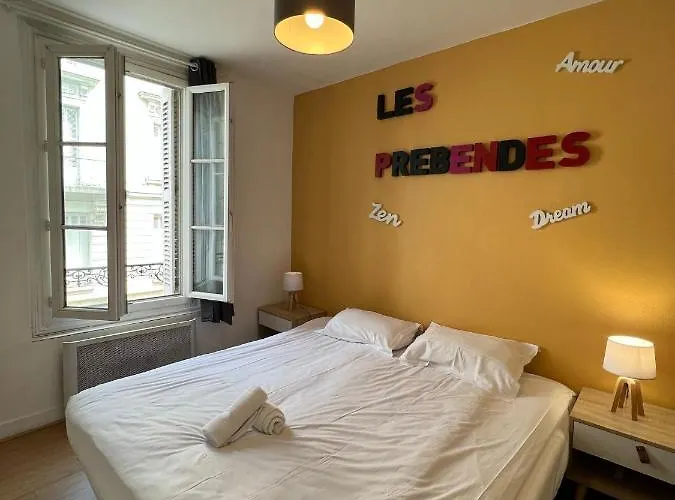 F2 Face Au Jardin Des Prebendes De Tours